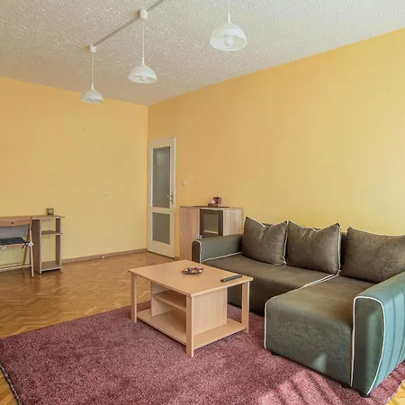 Warm And Spacious 1 Bedroom Διαμέρισμα *