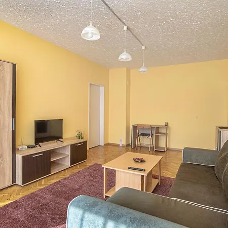 Warm And Spacious 1 Bedroom * Sofia