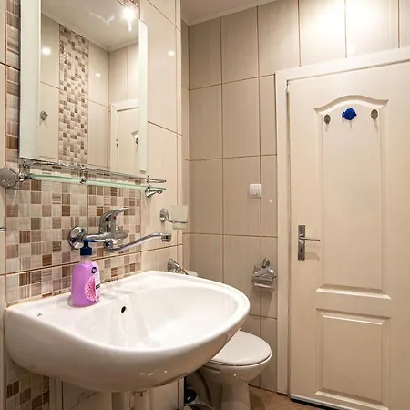 Warm And Spacious 1 Bedroom Sofia